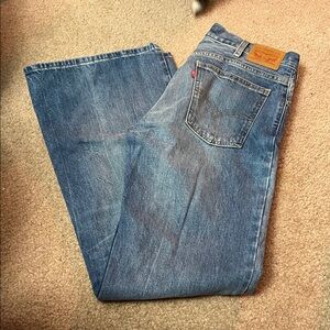 Levis women slight flare leg